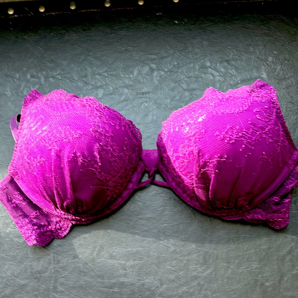 VICTORIA’S SECRET | Miraculous Plunge Bra